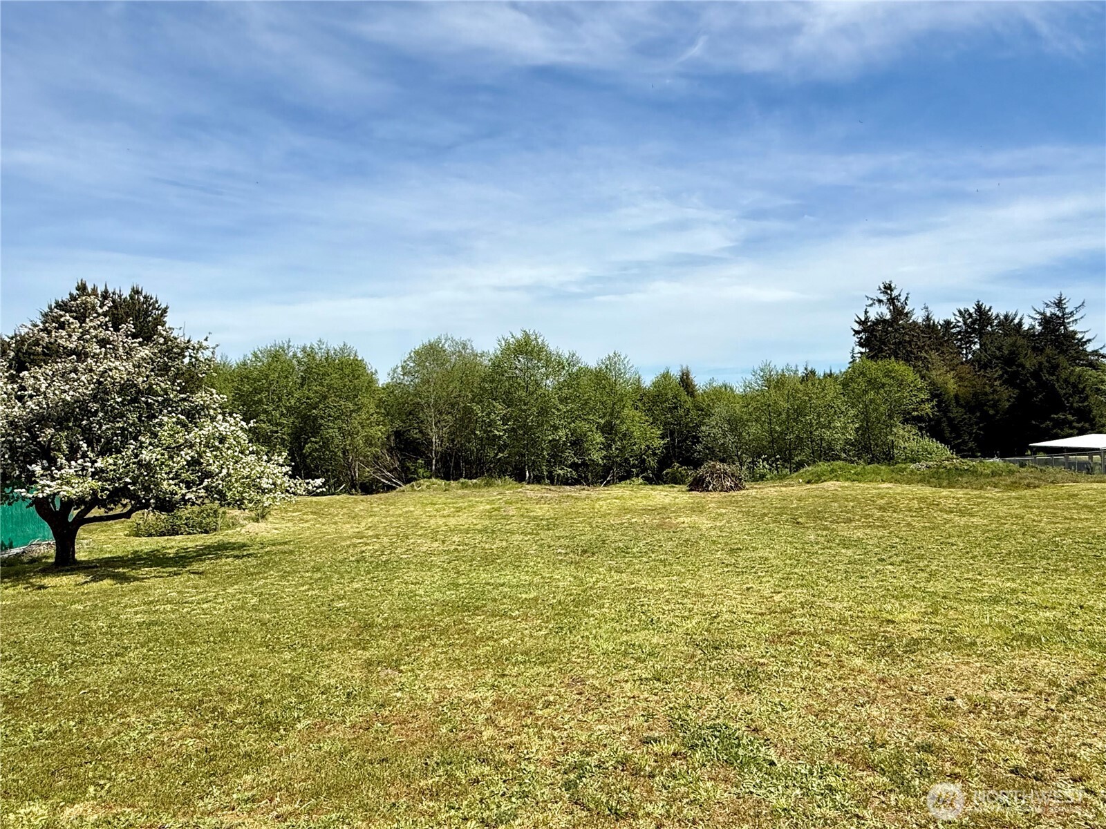 114 E Bayview Lane Property Photo 6