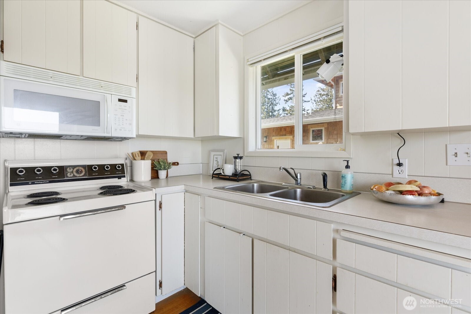 2963 Saratoga Road Property Photo 10