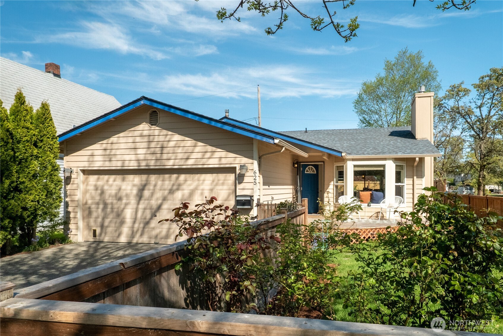 625 S Oakes Street Property Photo