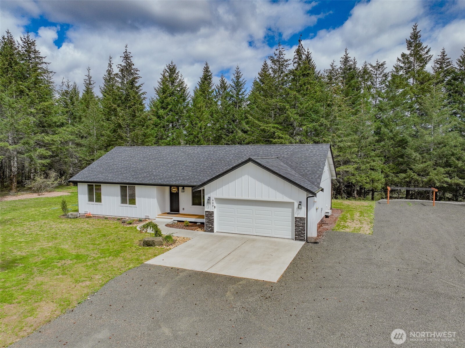 902 W California Road Property Photo