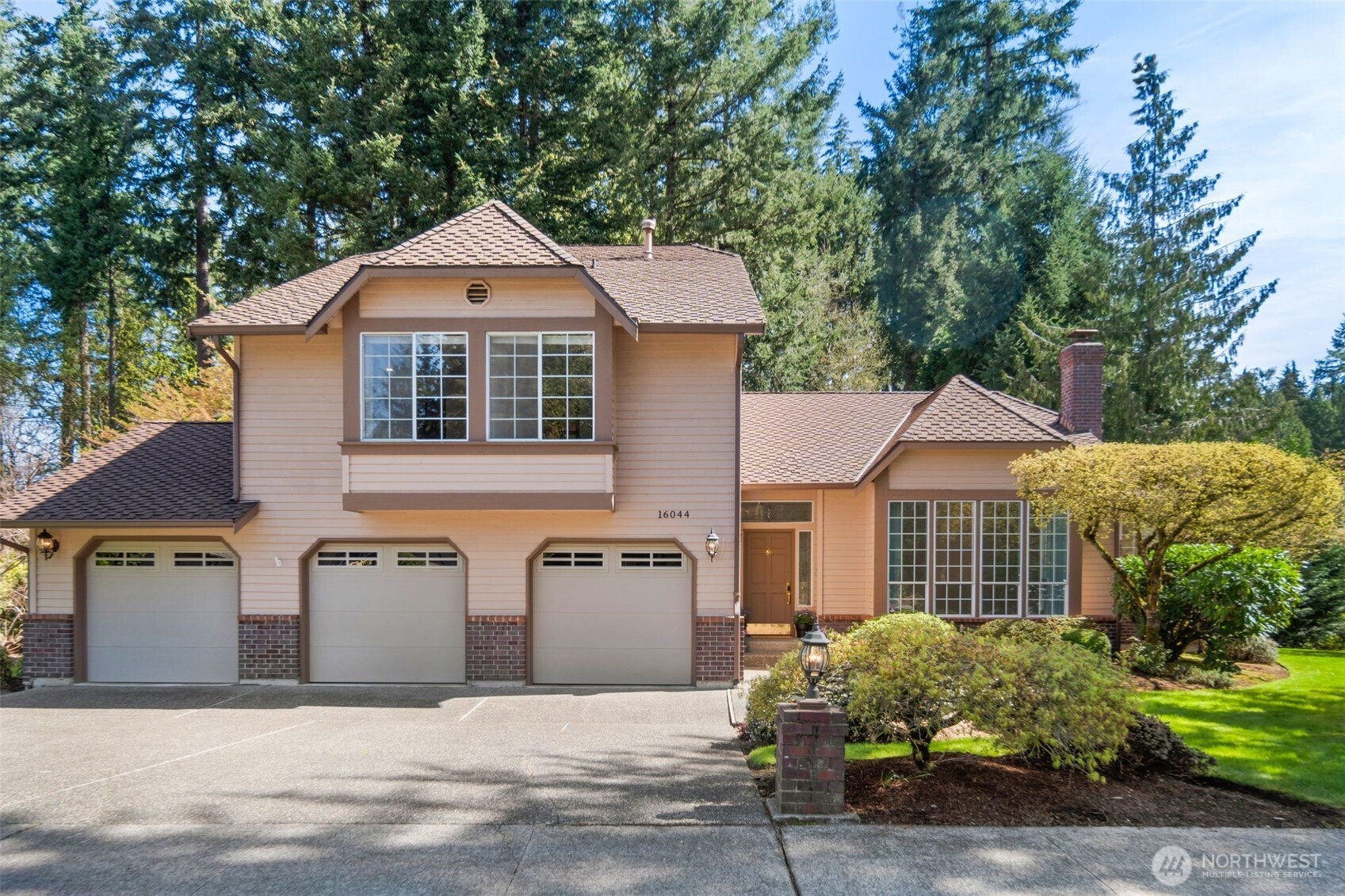 16044 160th Place Property Photo