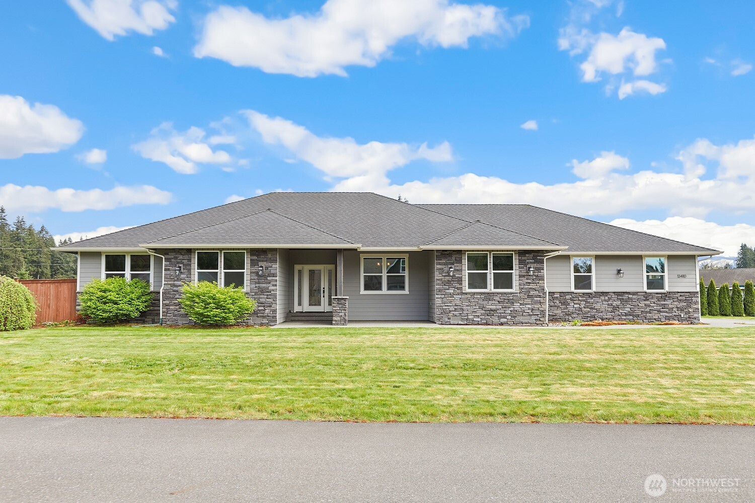 Arlington Heights Real Estate Listings Main Image