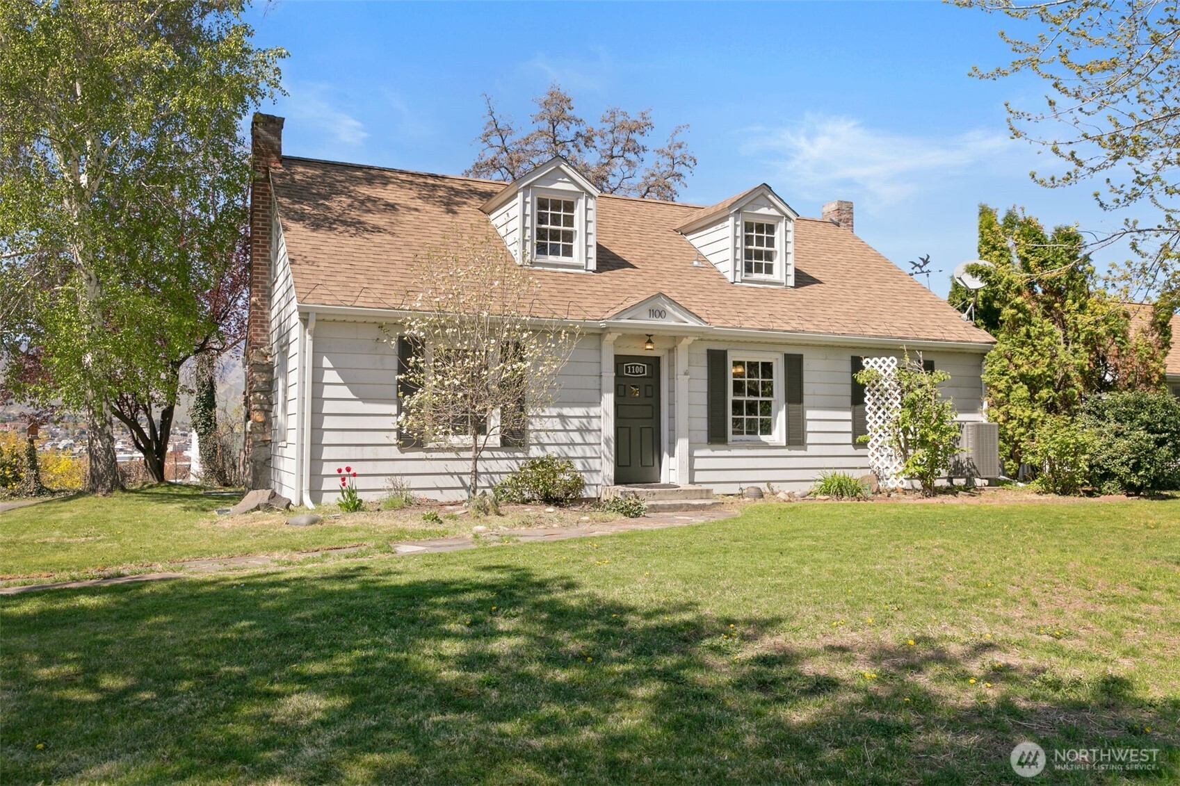 1100 N Baker Avenue Property Photo