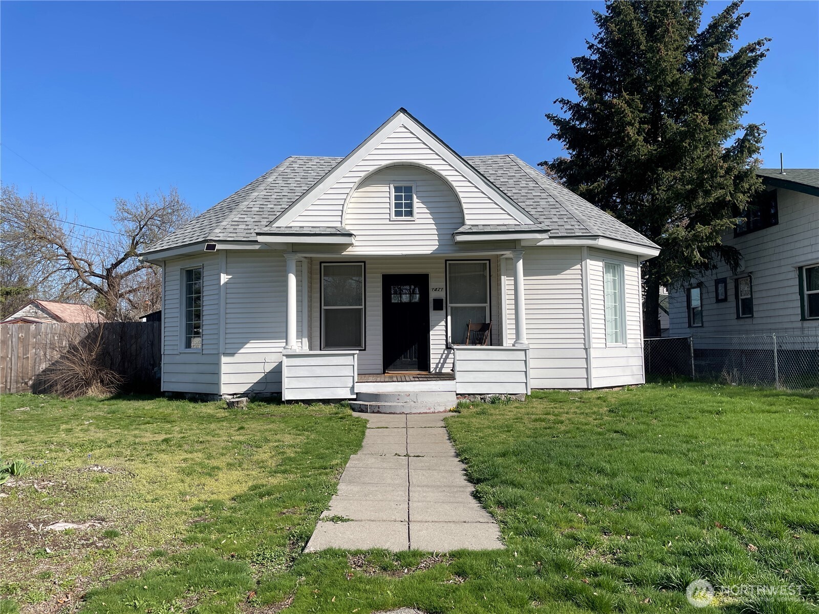 1421 East Carlisle Avenue Property Photo