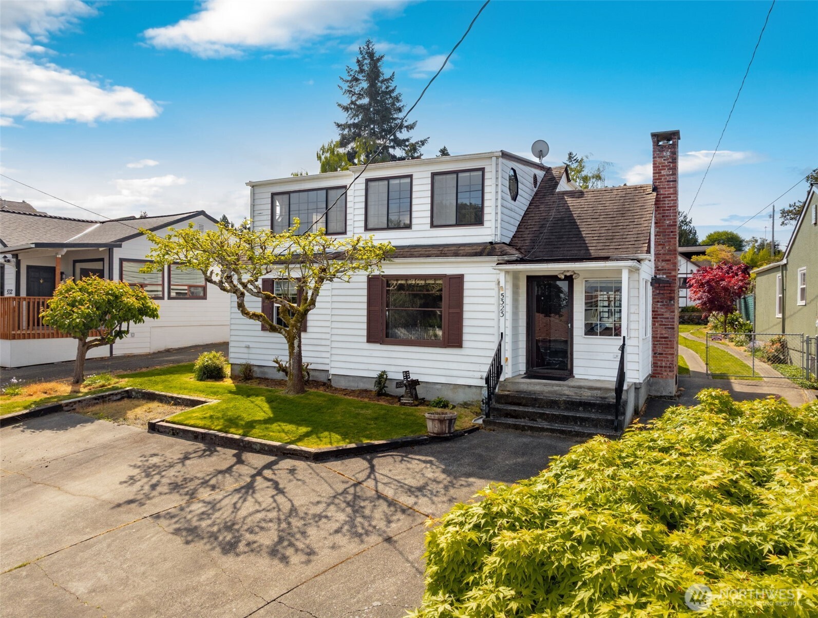 5323 Hyada Boulevard Property Photo 1