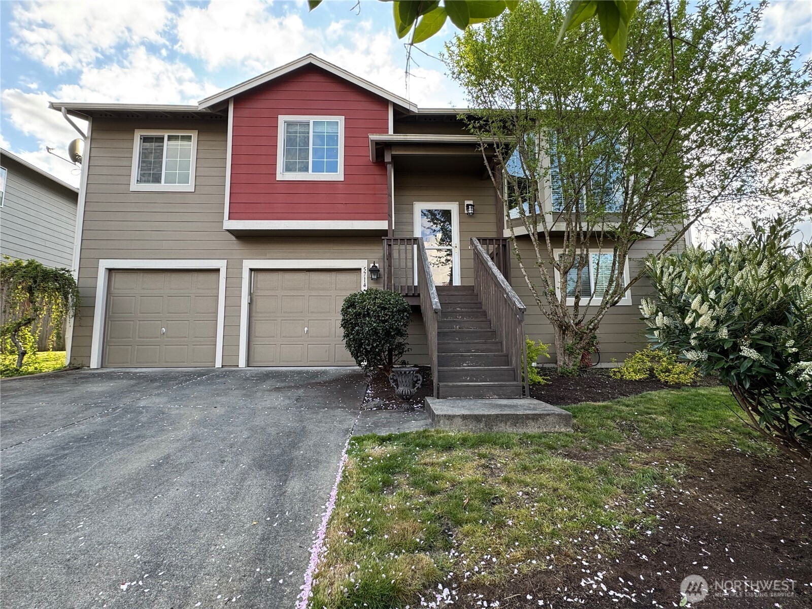 5714 80th Avenue Property Photo 1
