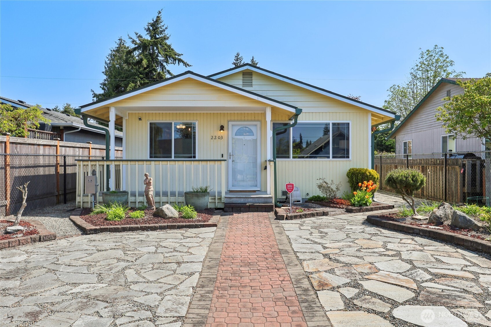 2203 Chestnut Street Property Photo 1