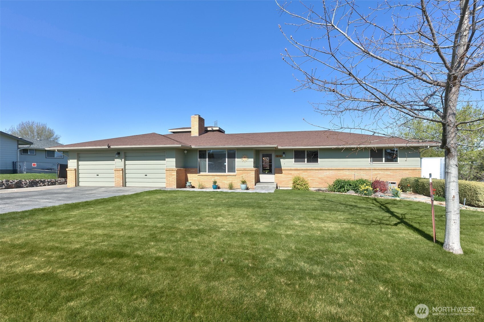 210 Hillcrest Drive Property Photo