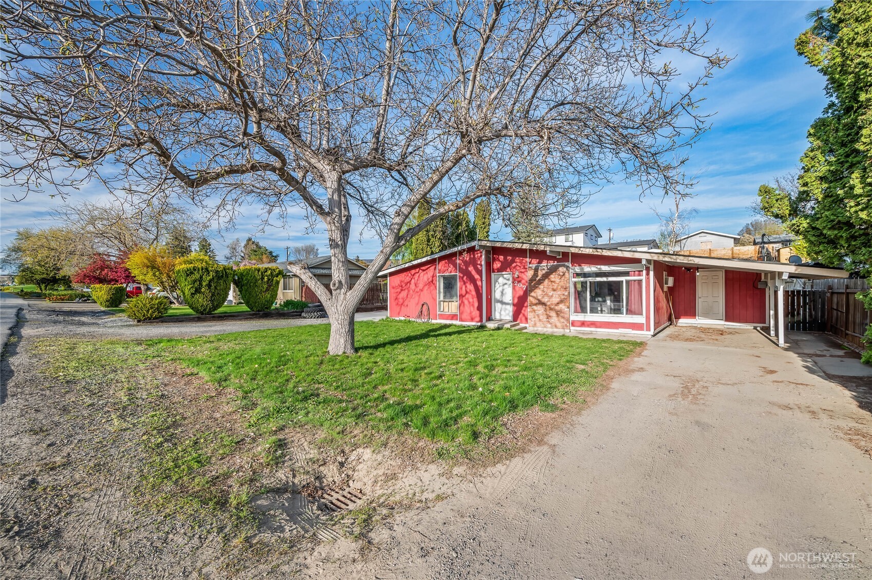 207 S Houston Avenue Property Photo