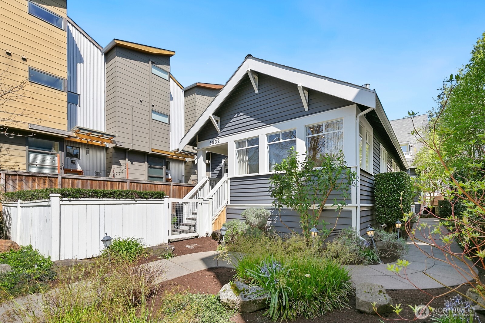 5932 California Avenue Property Photo
