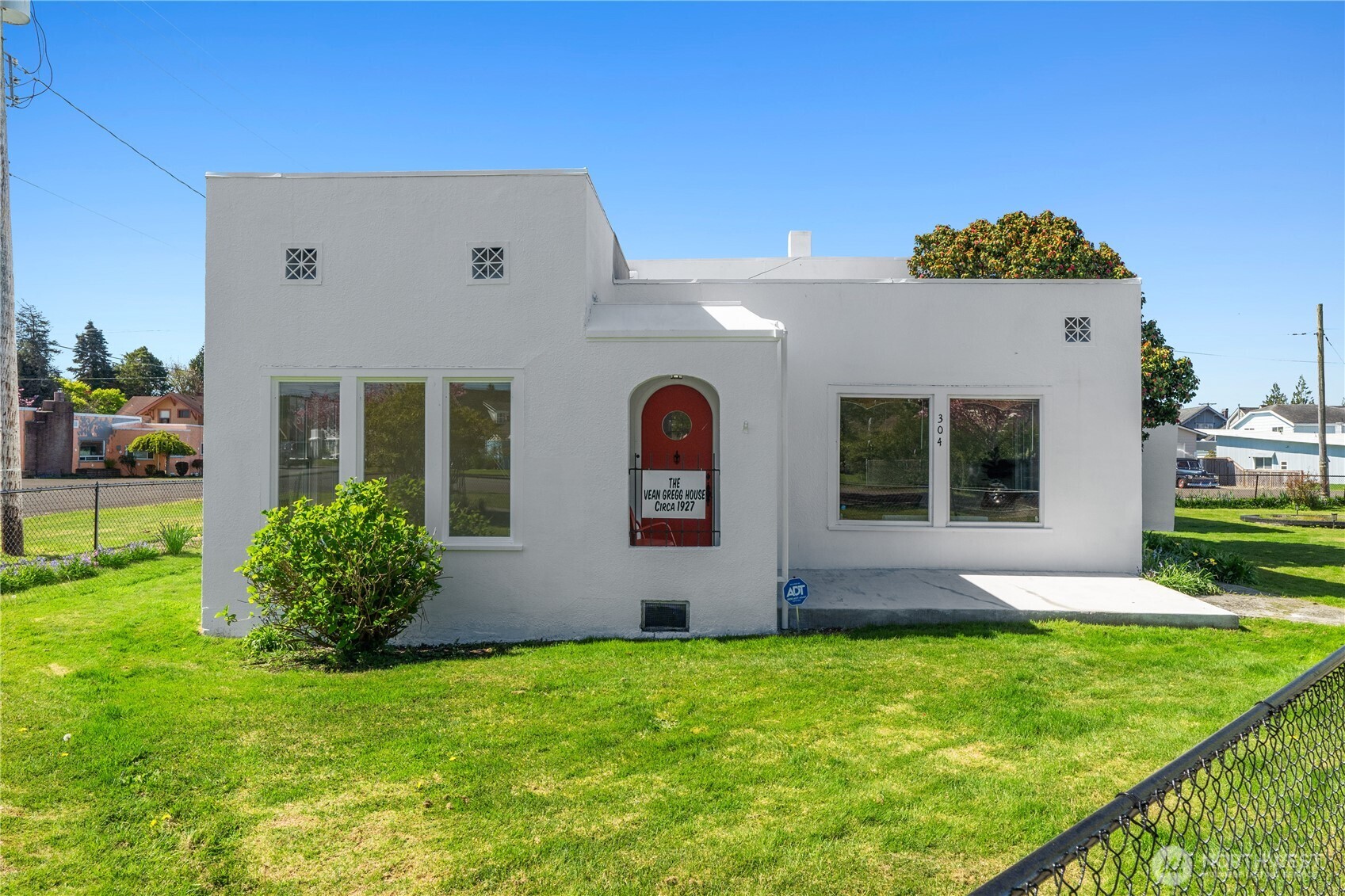 304 Emerson Avenue Property Photo