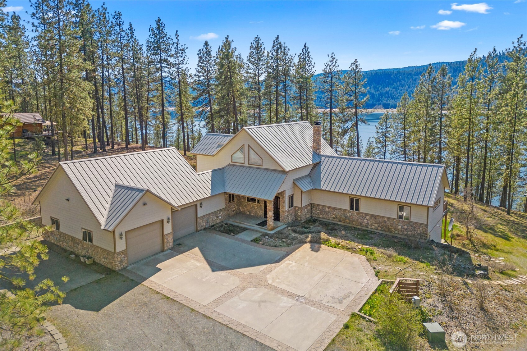 2372 Eagle River Way Property Photo