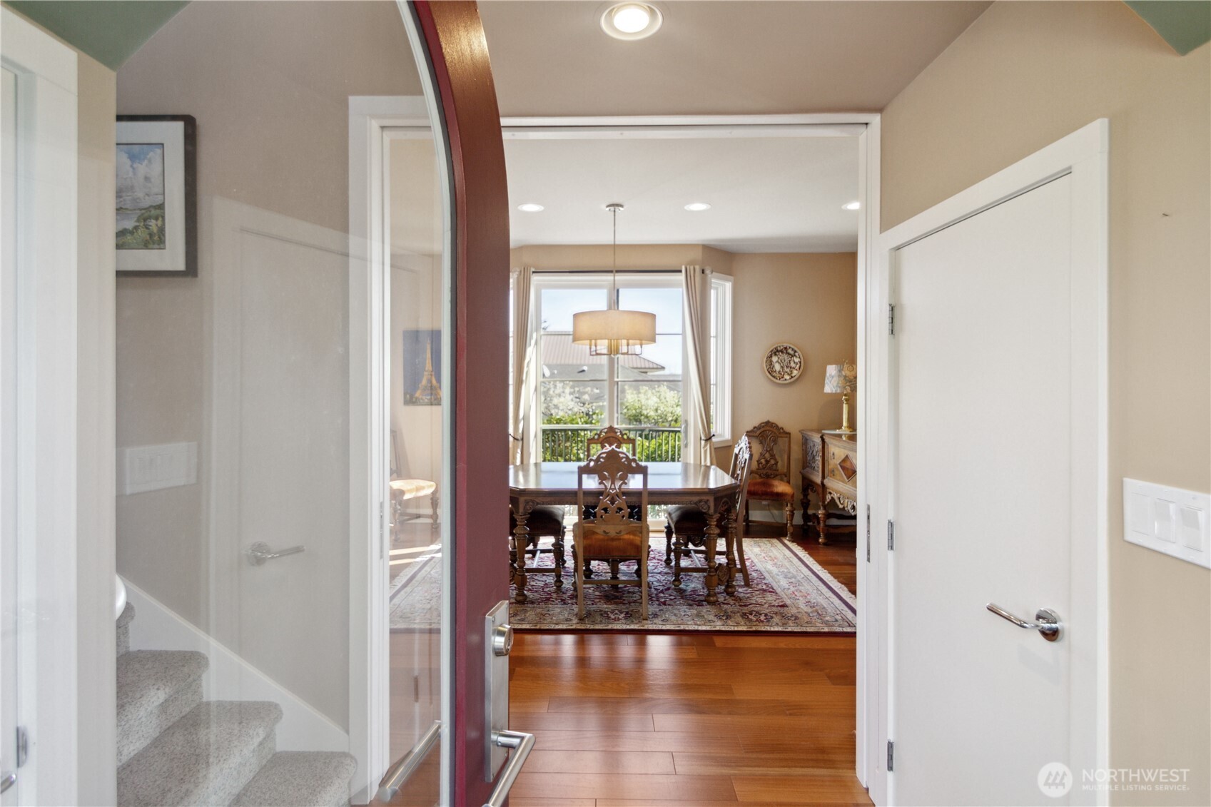 504 Foster Street Property Photo 4