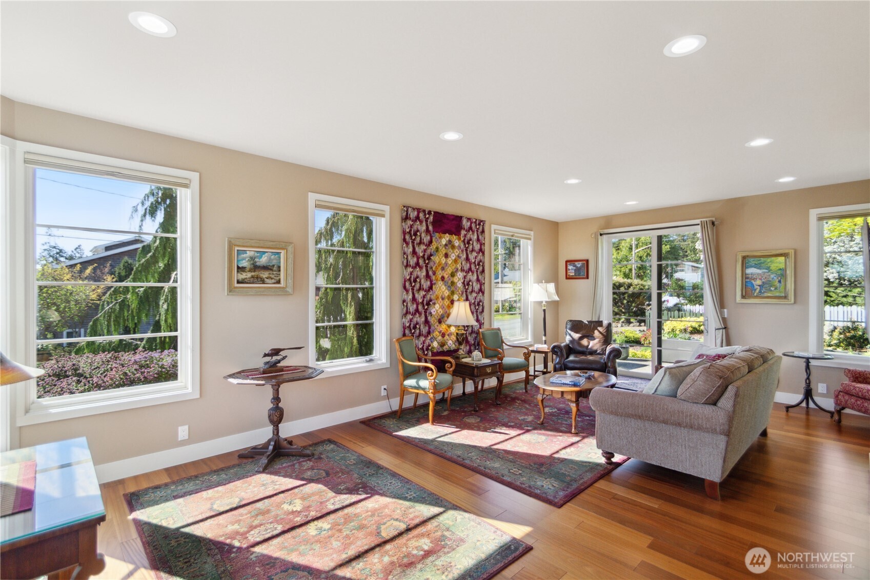 504 Foster Street Property Photo 7