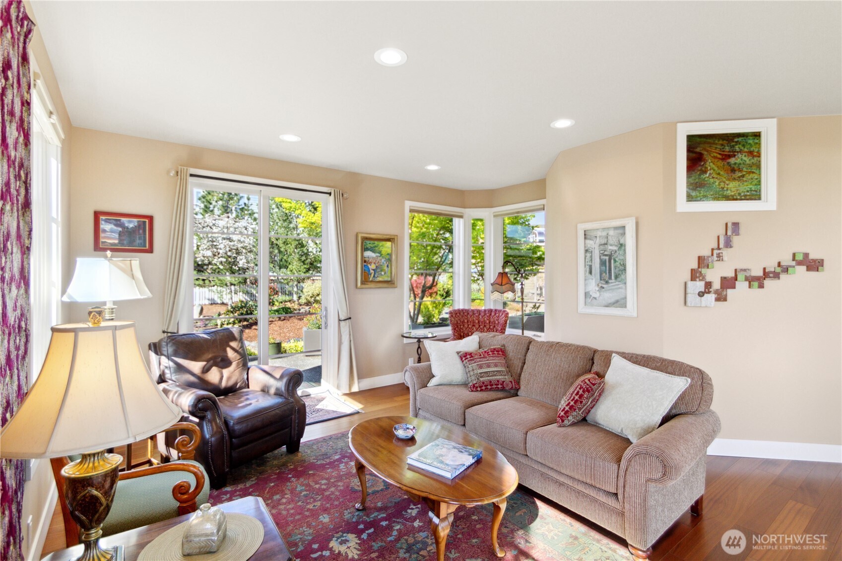 504 Foster Street Property Photo 8