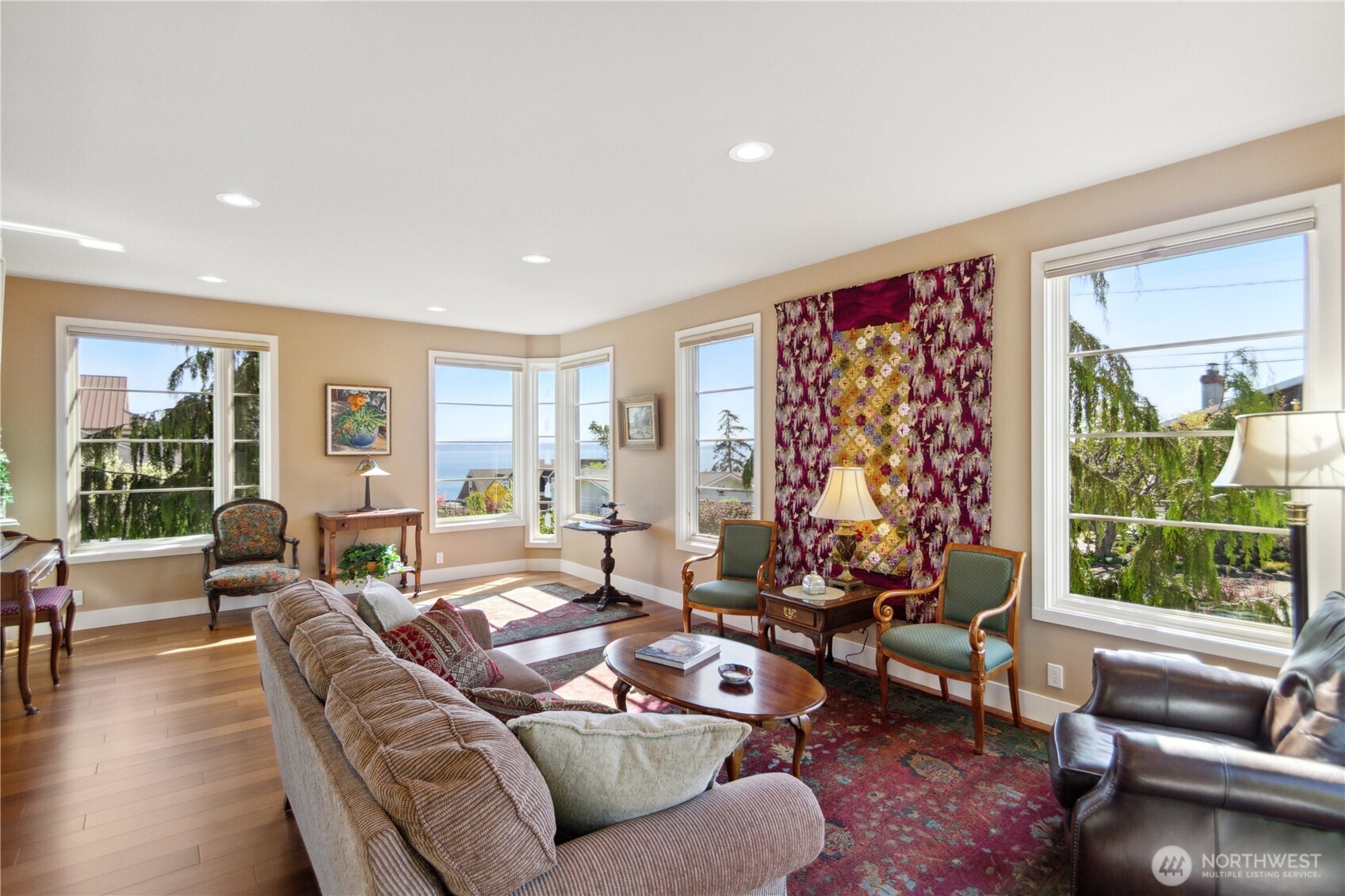 504 Foster Street Property Photo 10