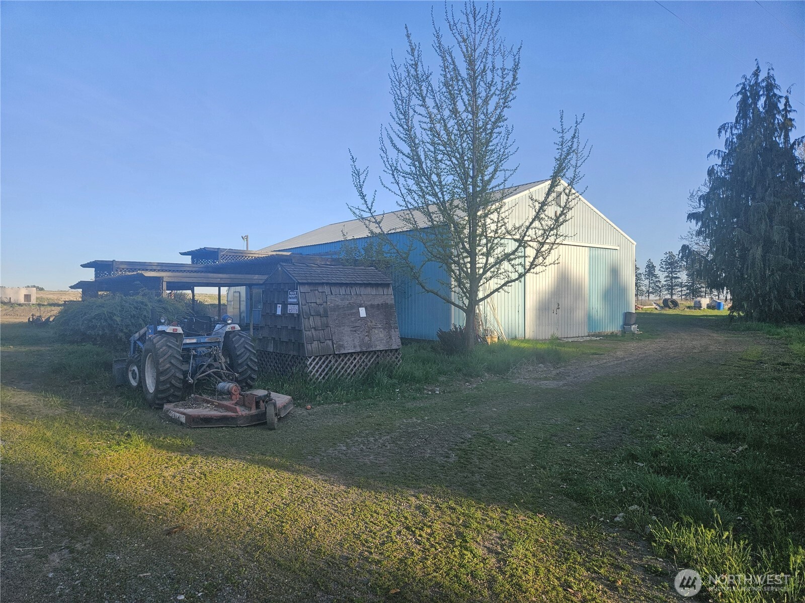 1830 W Black Arrow Lane 1 Property Photo 2
