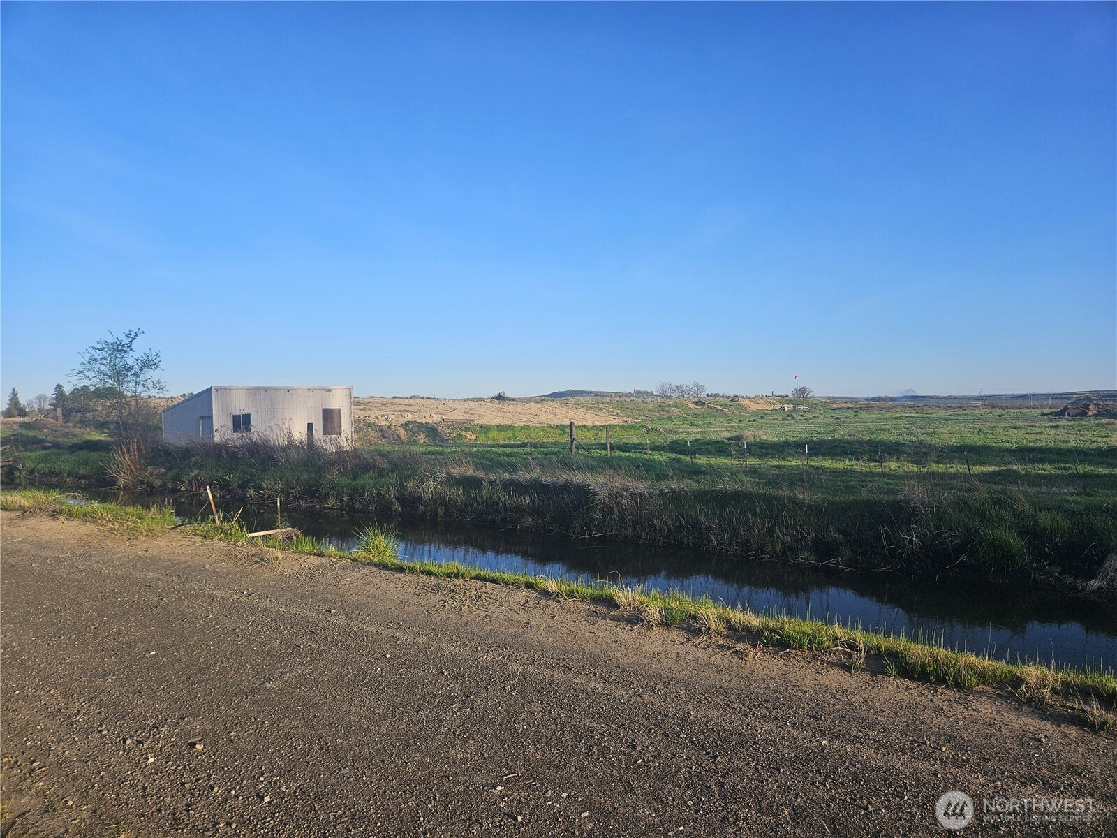 1830 W Black Arrow Lane 1 Property Photo 10