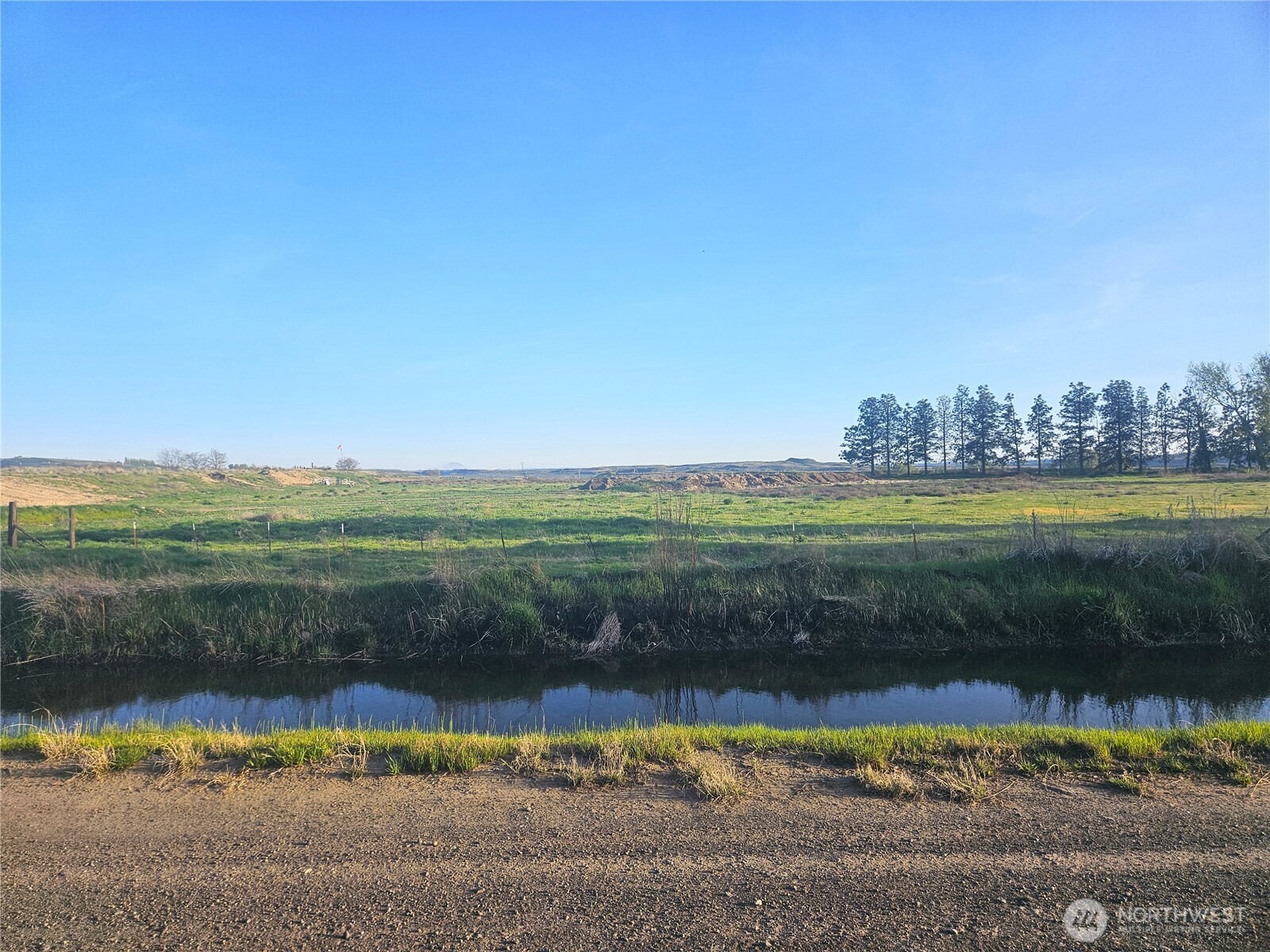 1830 W Black Arrow Lane 1 Property Photo 11