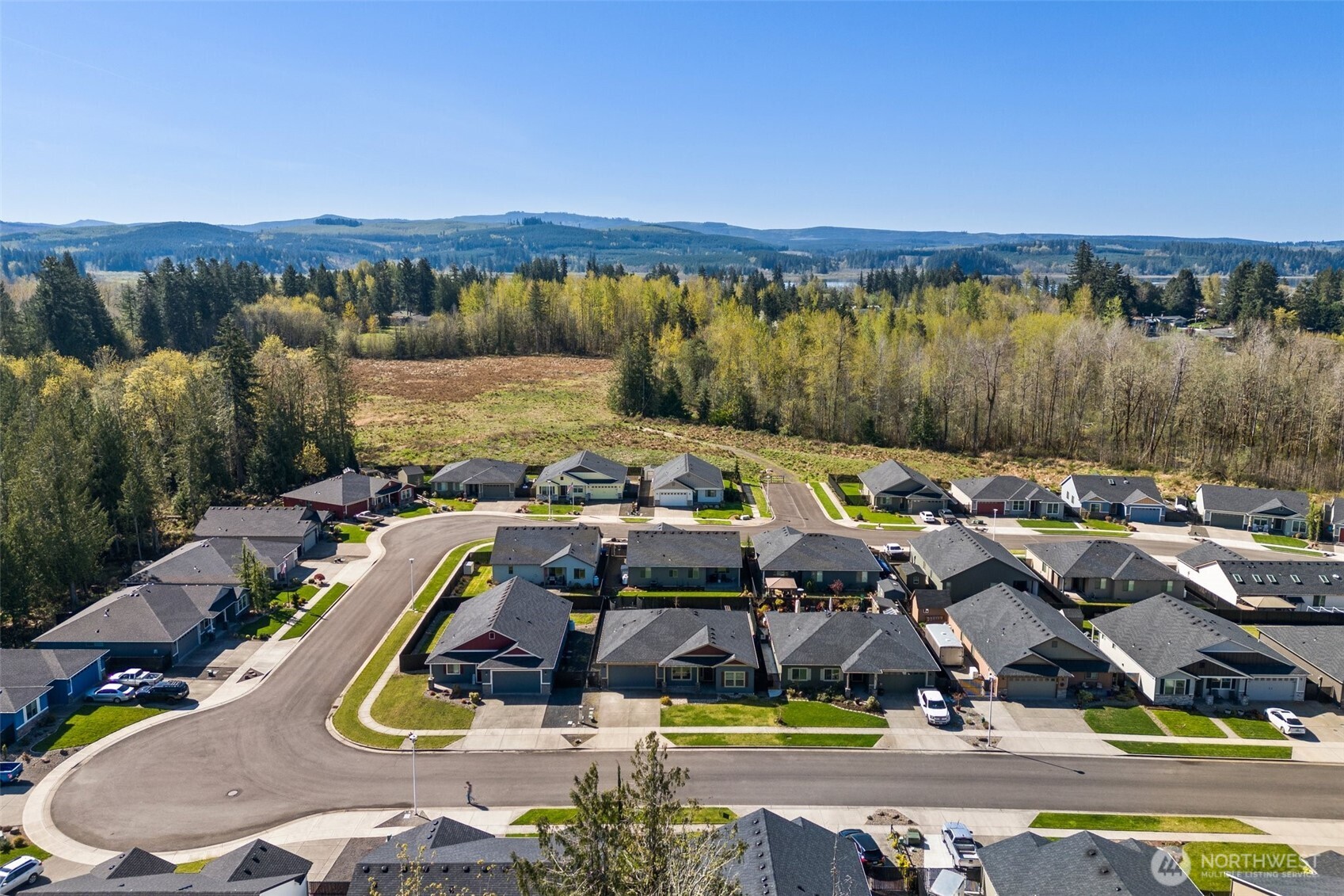 123 Zephyr Drive Property Photo 6