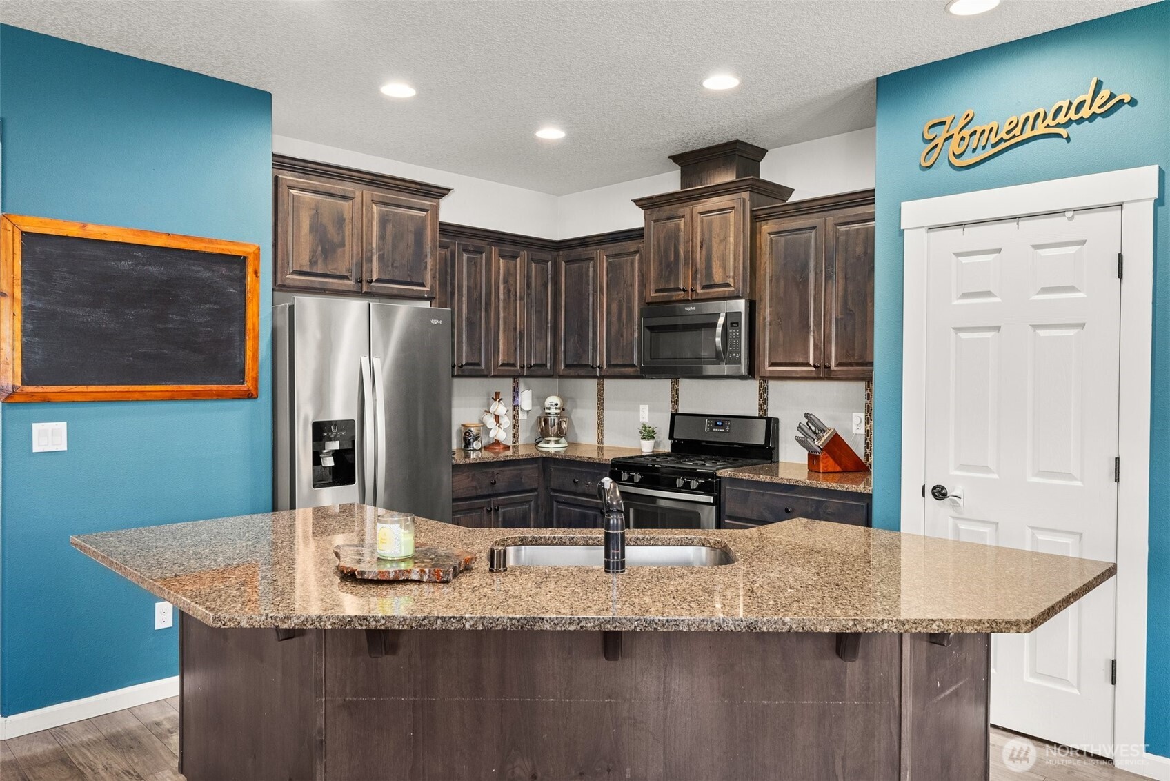 123 Zephyr Drive Property Photo 15