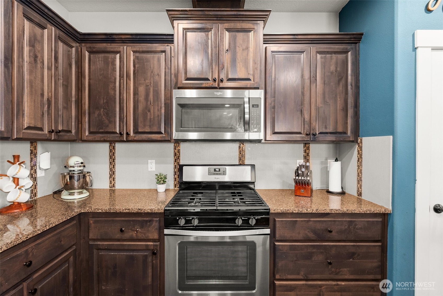 123 Zephyr Drive Property Photo 16