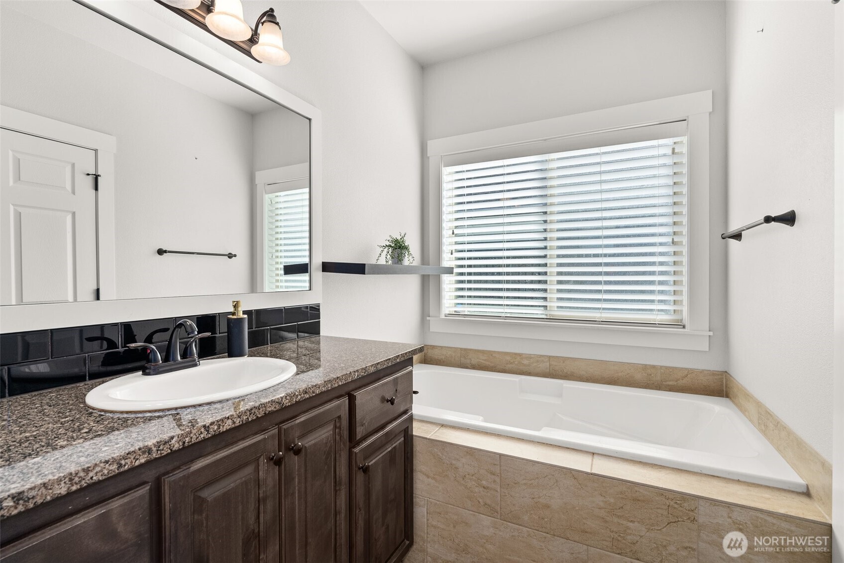 123 Zephyr Drive Property Photo 23