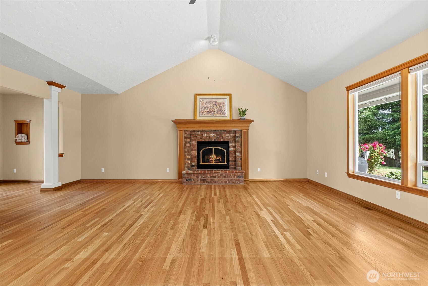 2111 Huntington Loop Property Photo 9