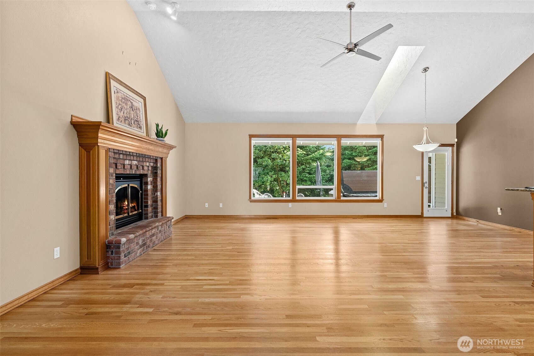 2111 Huntington Loop Property Photo 10