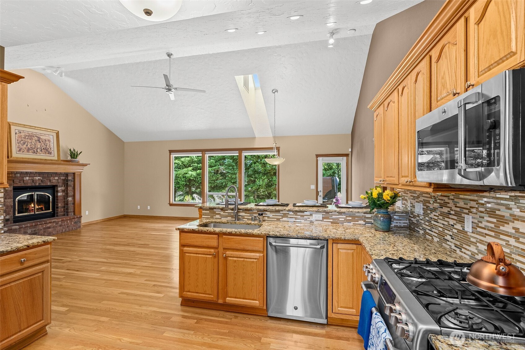 2111 Huntington Loop Property Photo 14