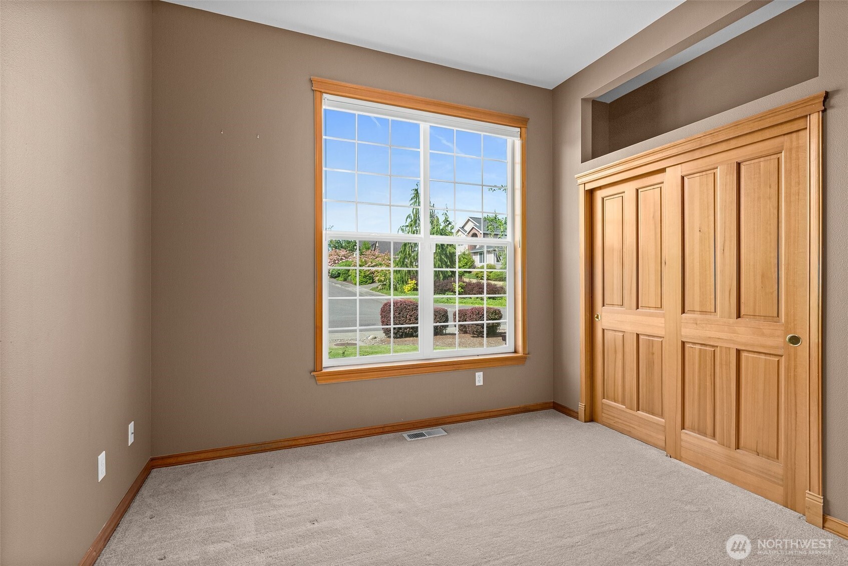 2111 Huntington Loop Property Photo 26