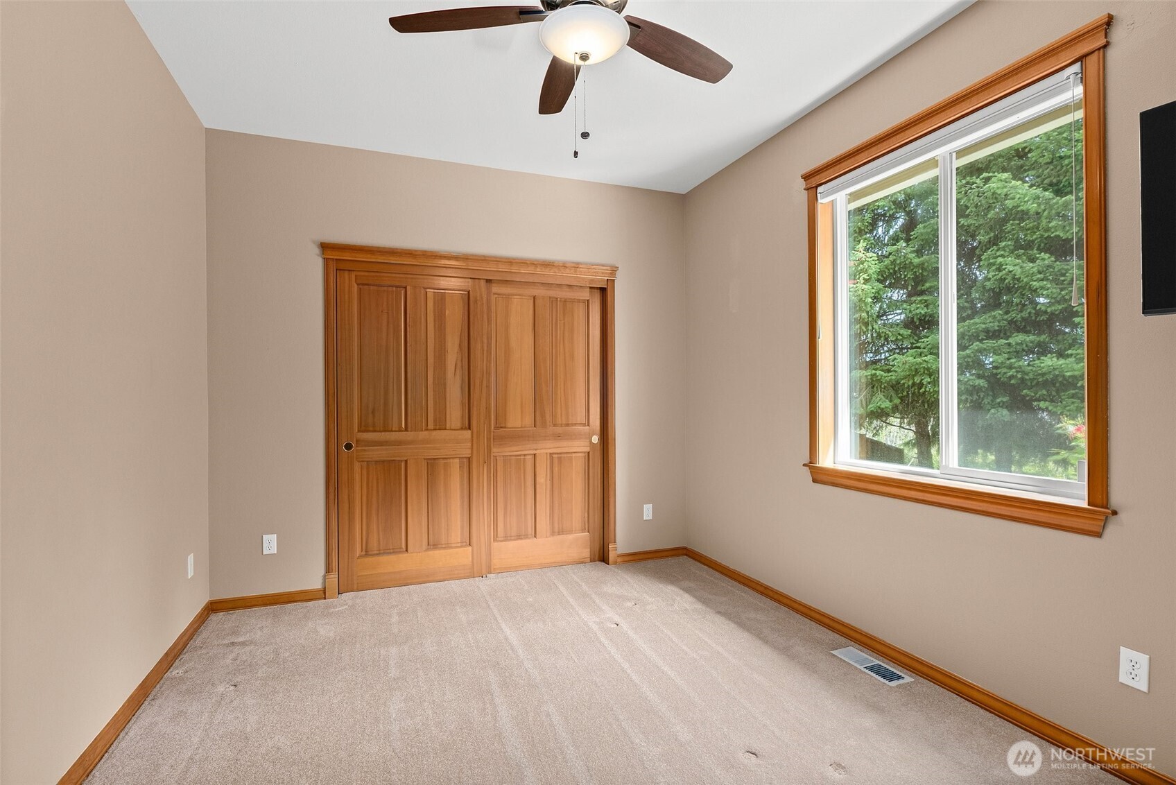 2111 Huntington Loop Property Photo 29