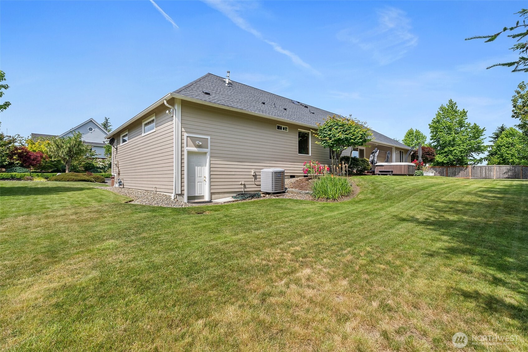 2111 Huntington Loop Property Photo 36