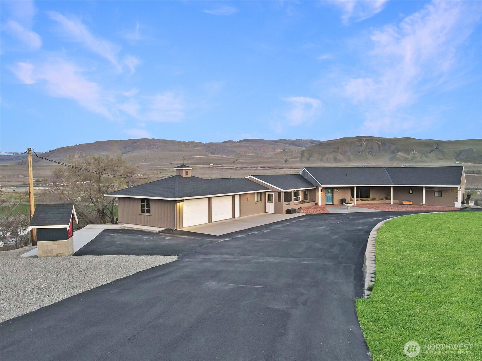 940 Sunrise Heights Road Property Photo