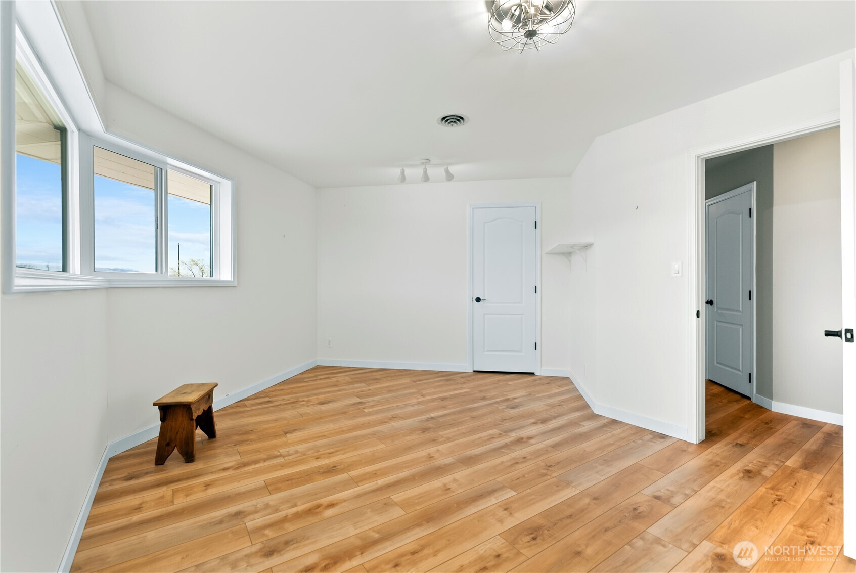 940 Sunrise Heights Road Property Photo 24