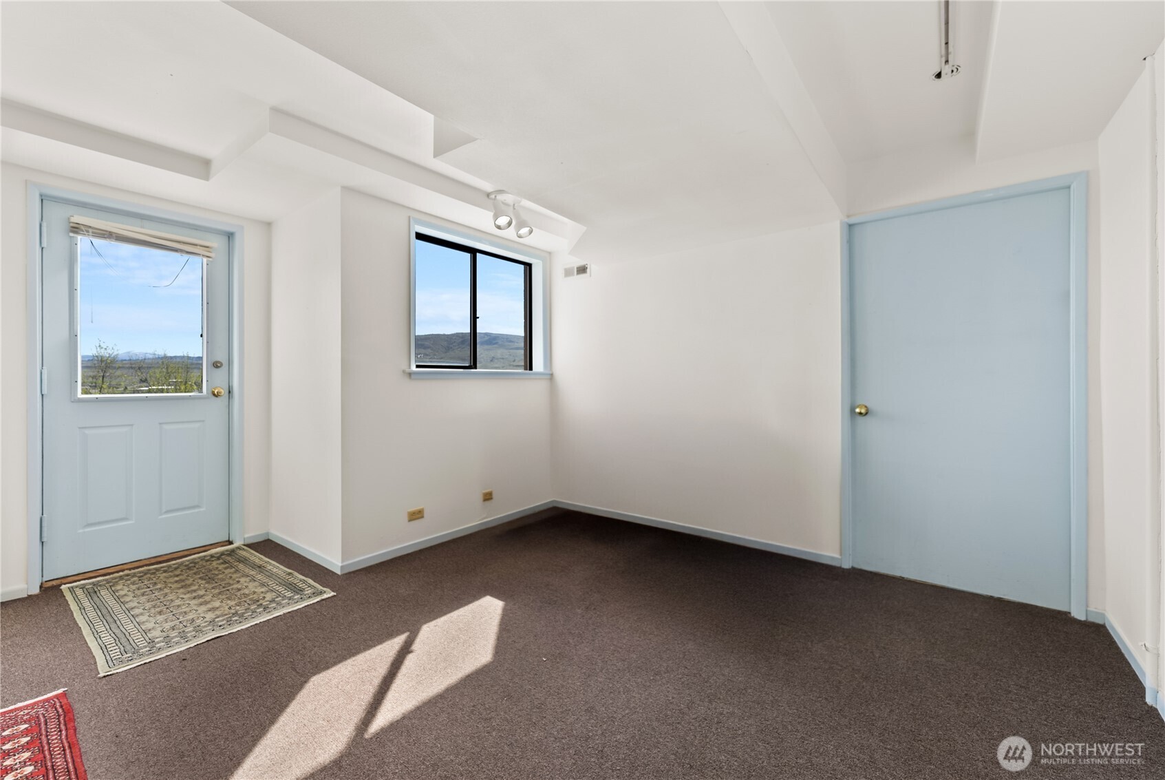 940 Sunrise Heights Road Property Photo 30