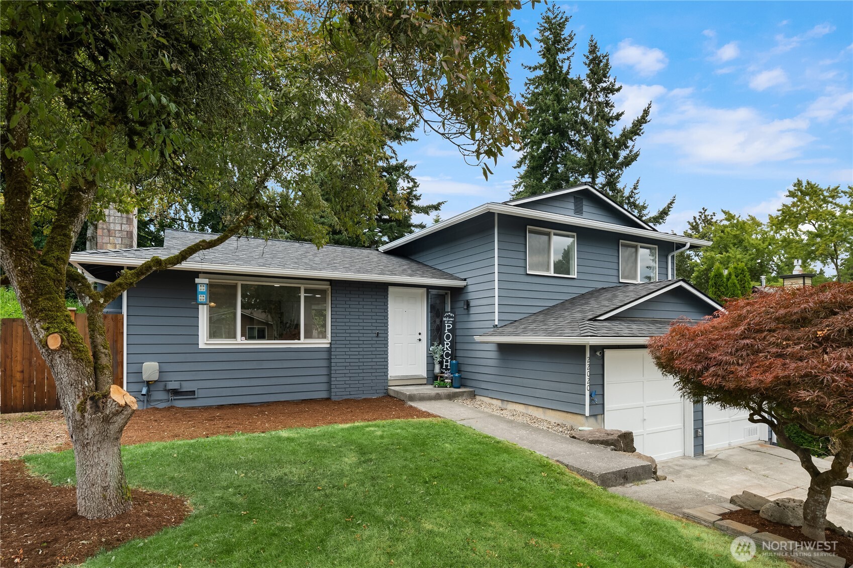 22020 5th Avenue Property Photo