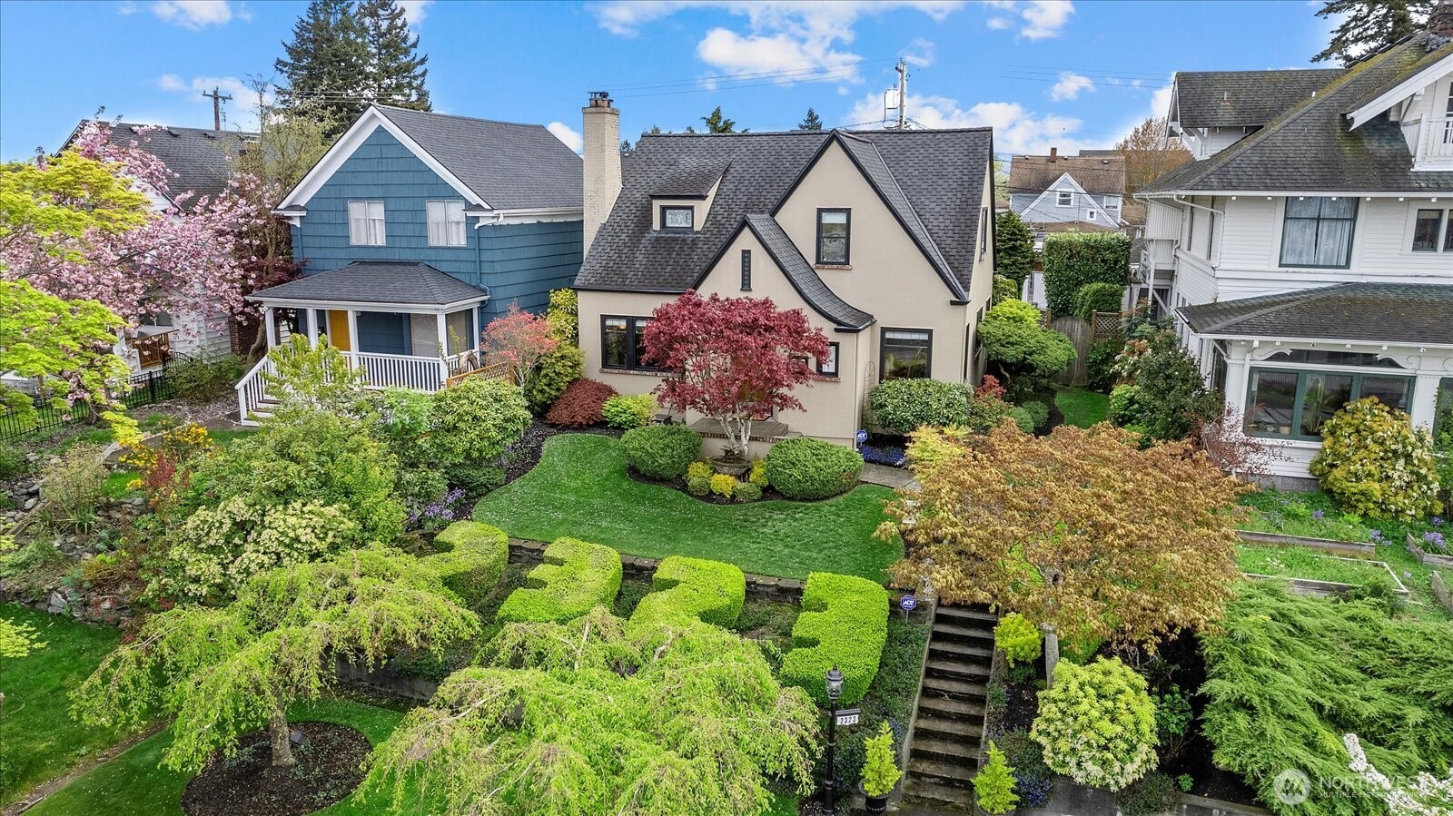 Historic N Everett Real Estate Listings Main Image