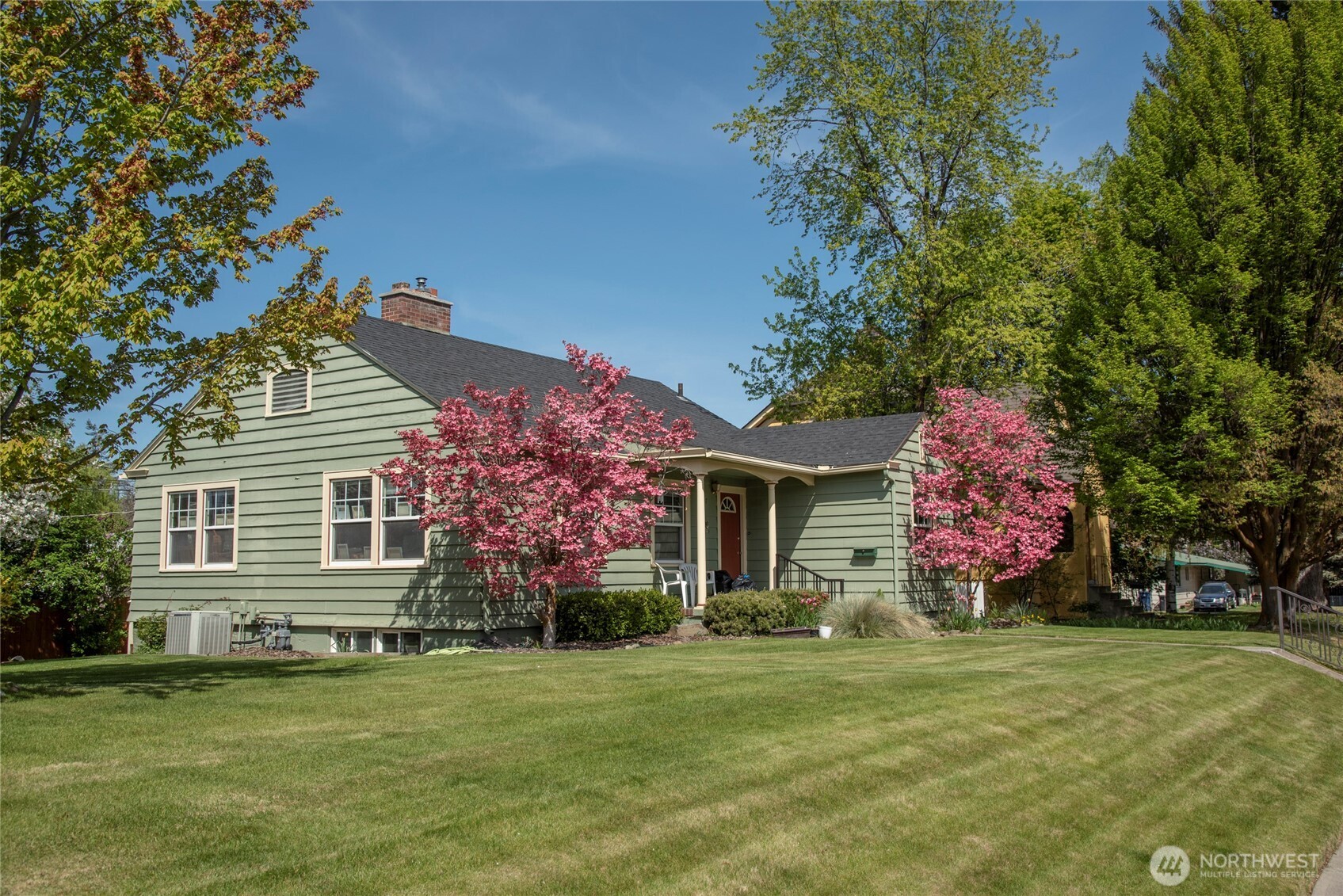 1007 N B Street Property Photo