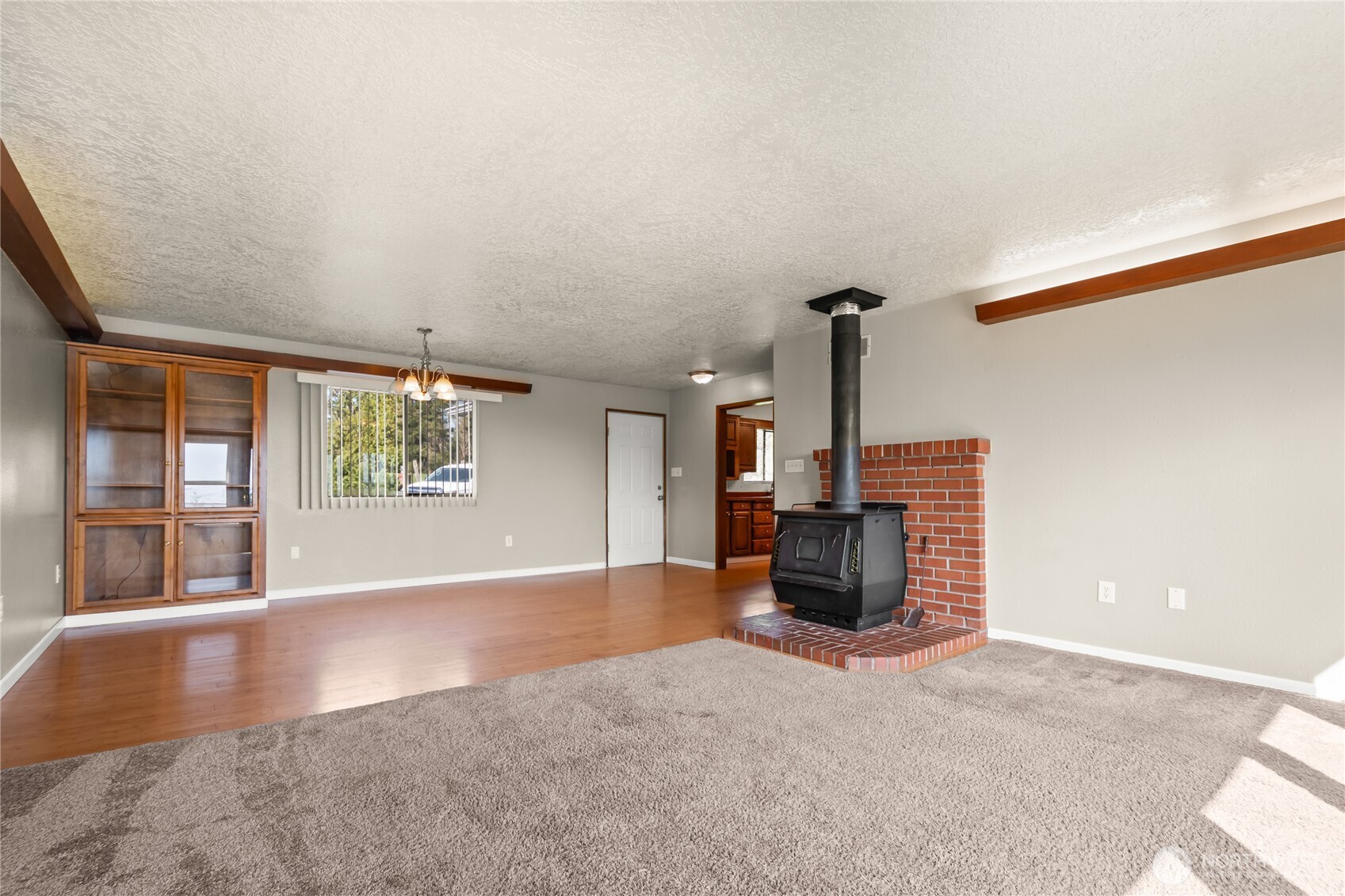 110 English Lane Property Photo 5