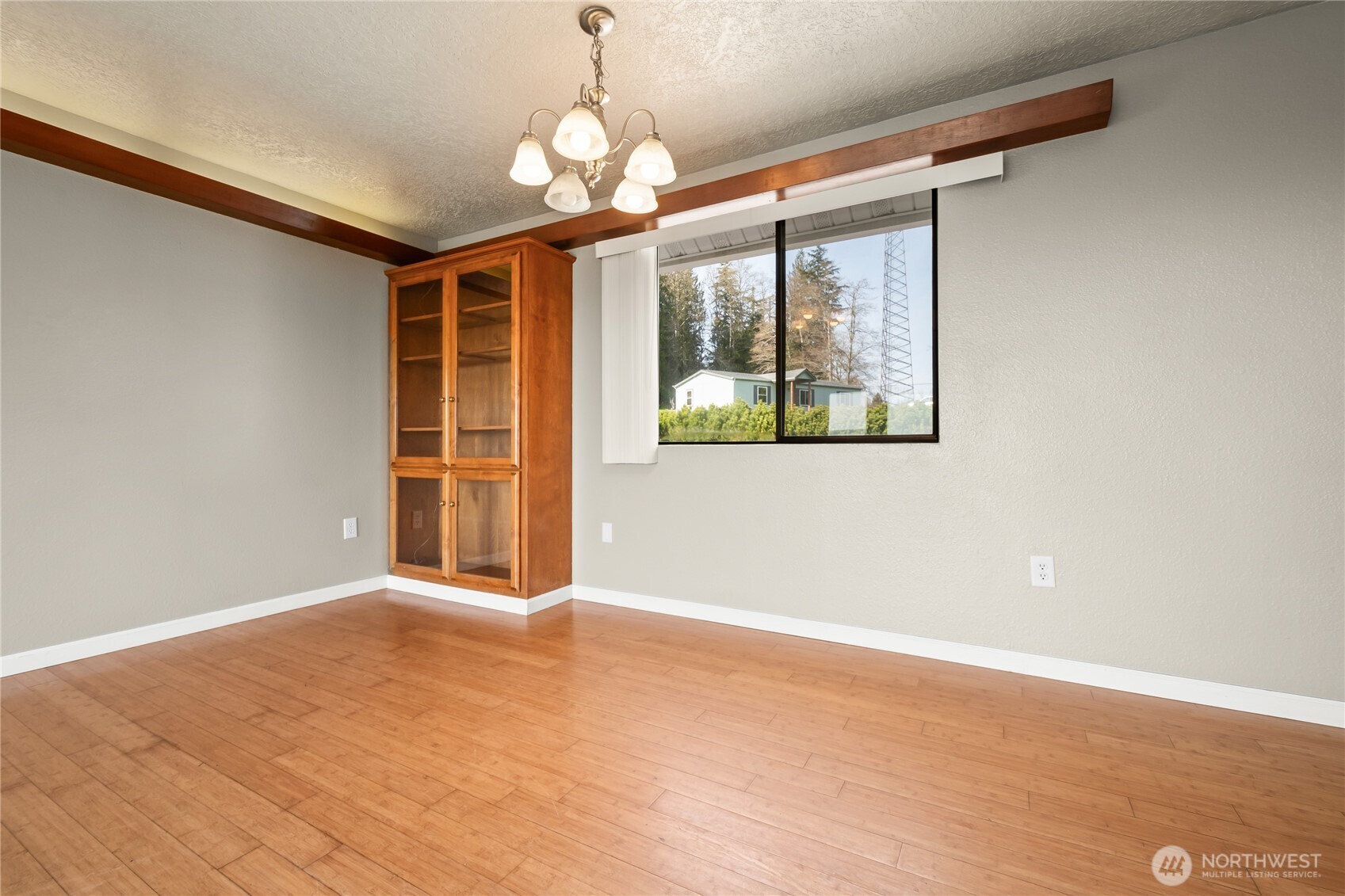 110 English Lane Property Photo 6