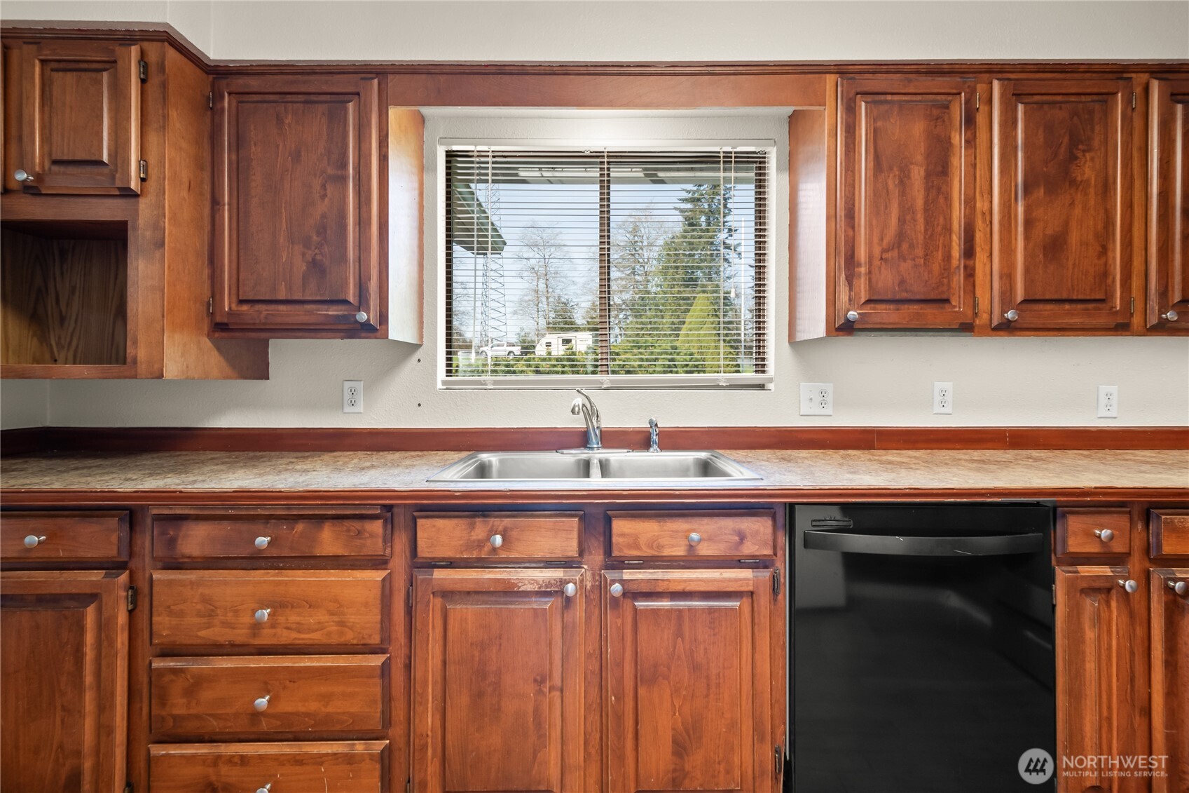 110 English Lane Property Photo 7