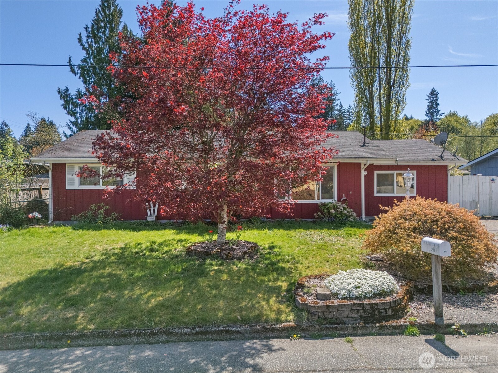 211 N Street Property Photo 1