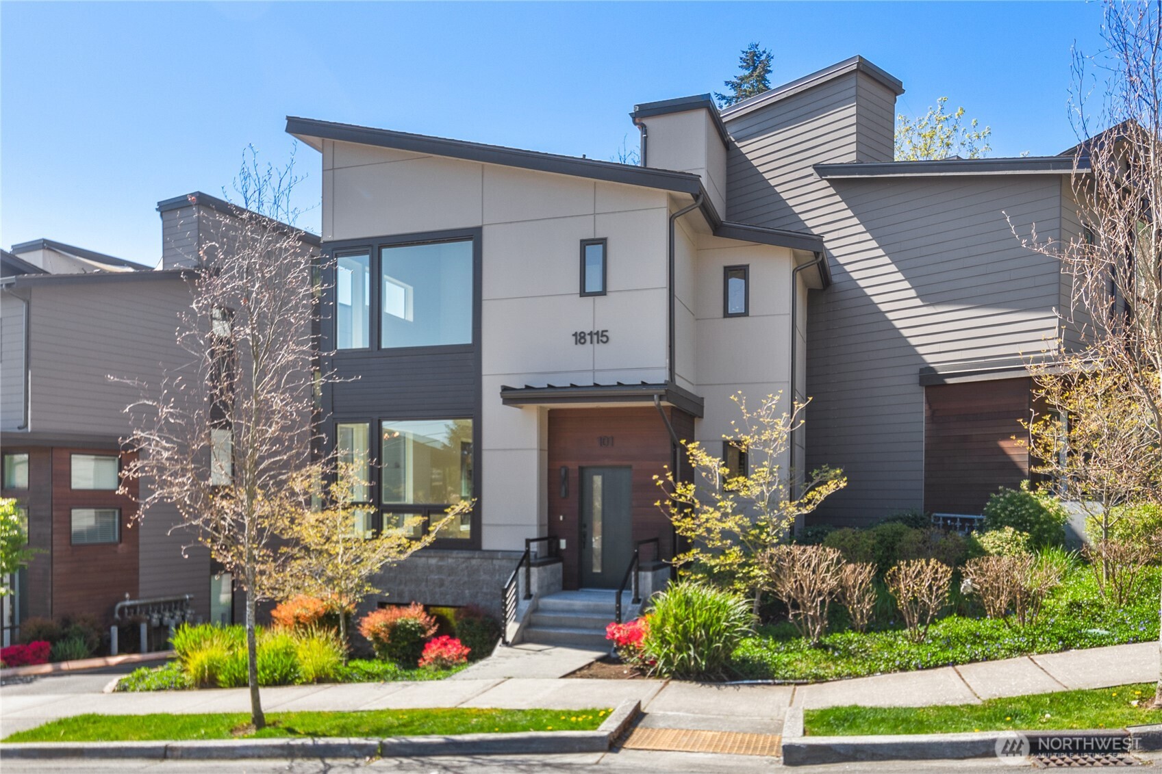 98028 Real Estate Listings Main Image