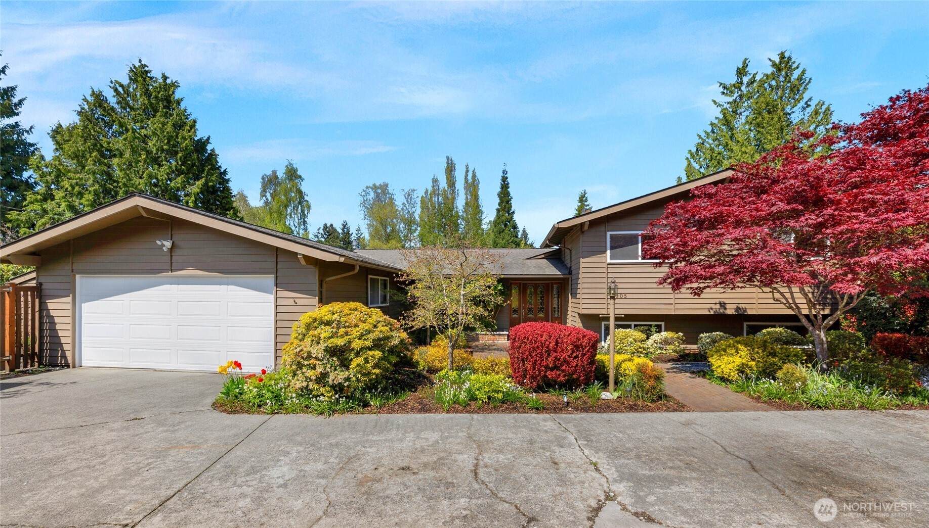 1005 Harborview Lane Property Photo 1