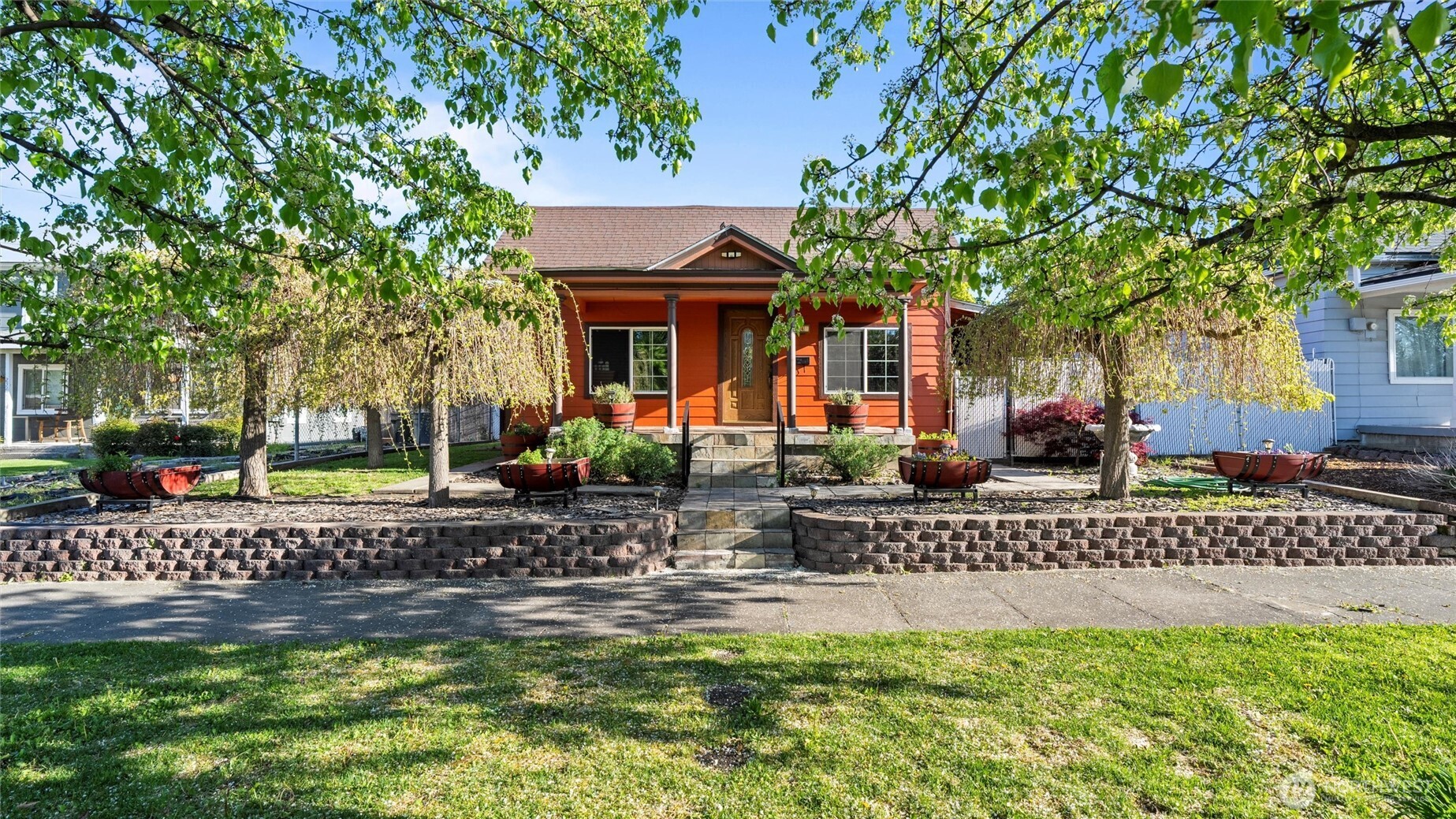 224 W Maple Street Property Photo