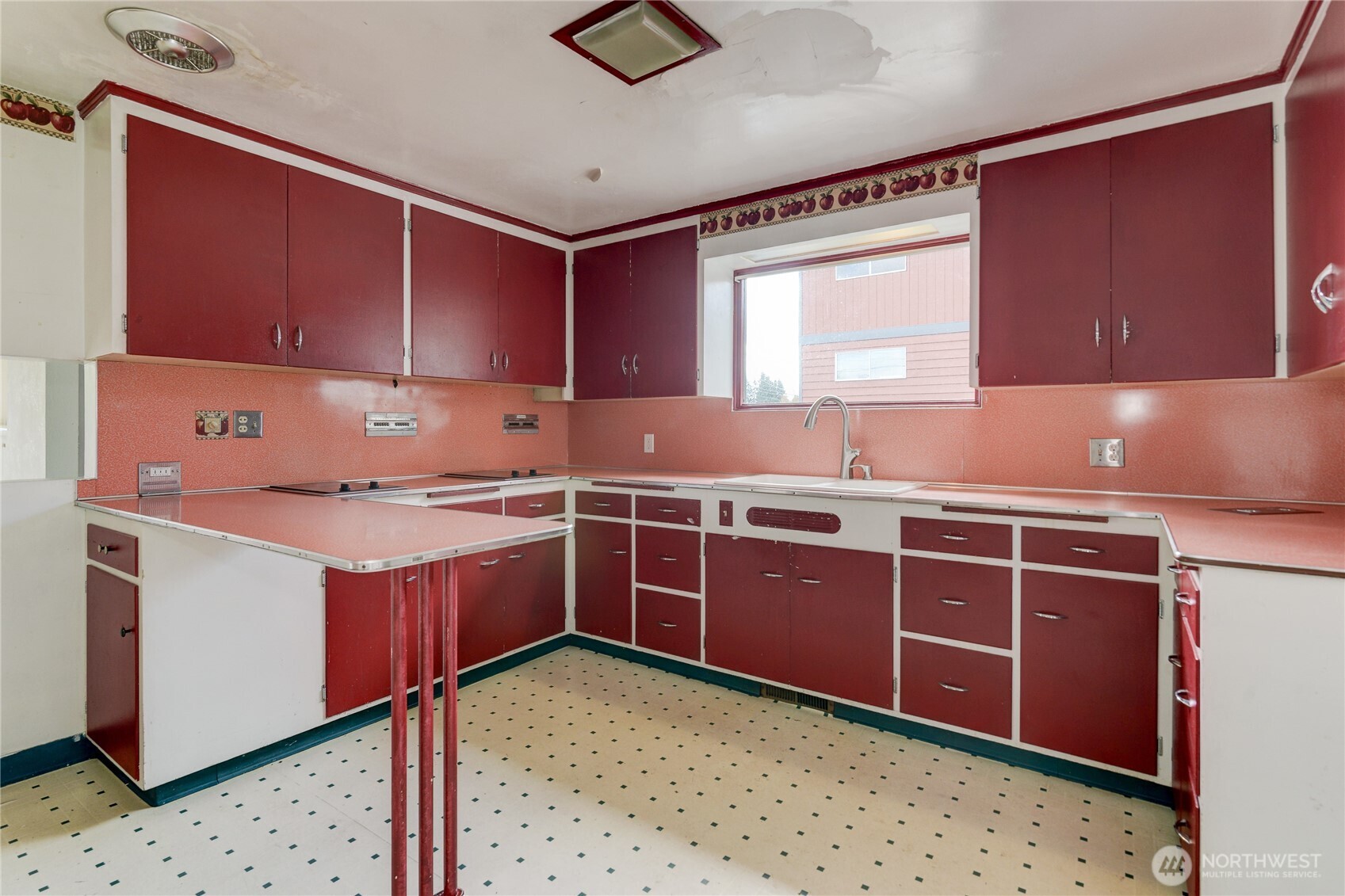 6017 S Capitol Boulevard Property Photo 12