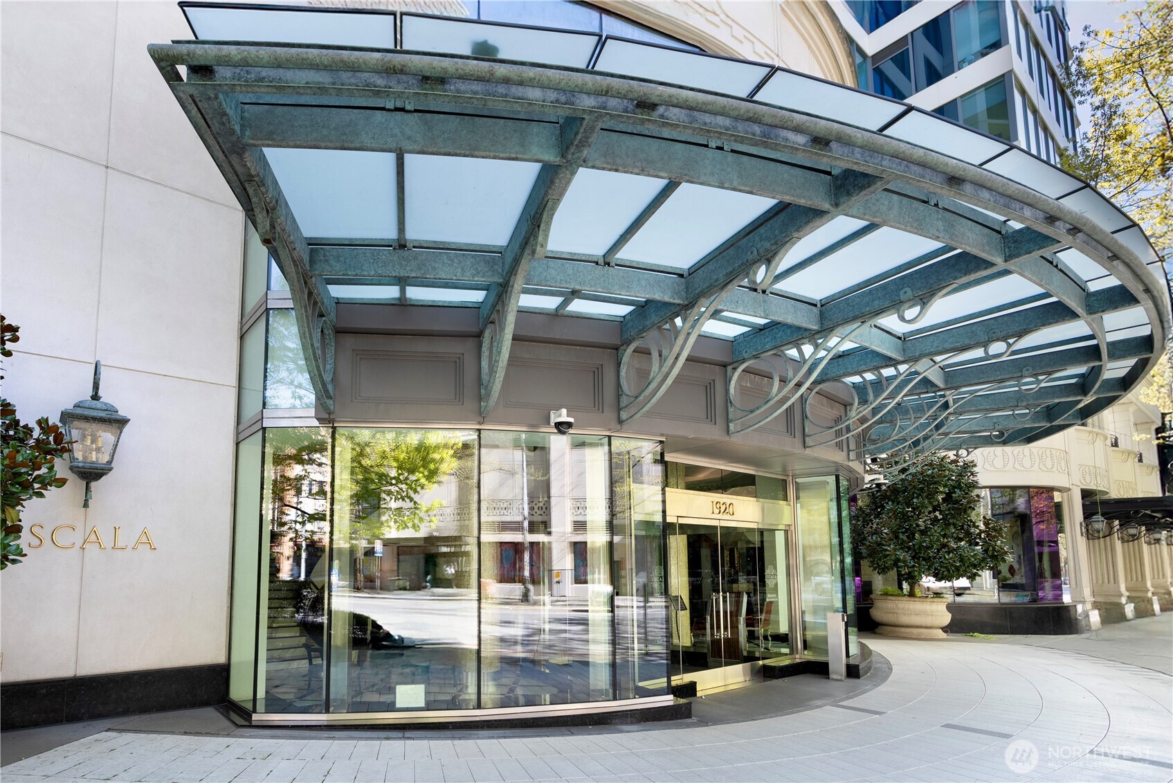 1920 4th Avenue 1809 Property Photo 1