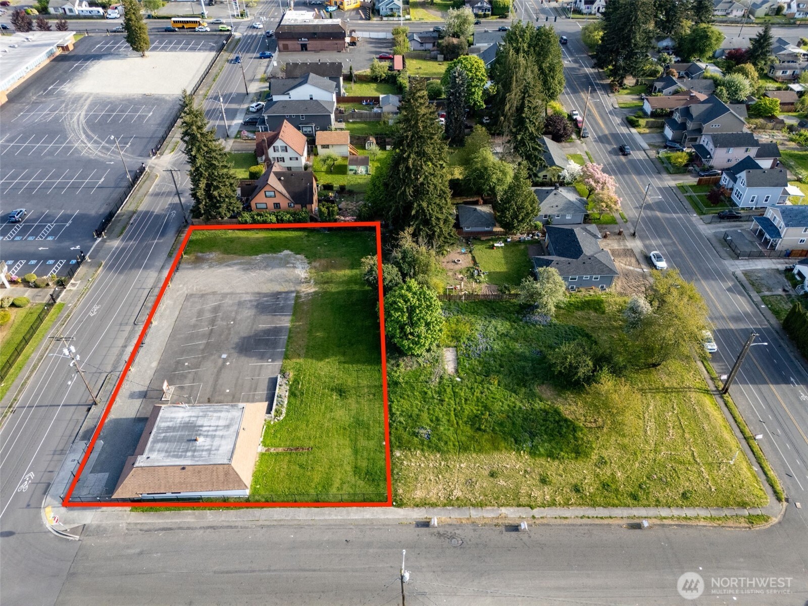7002 S Park Avenue Property Photo 4
