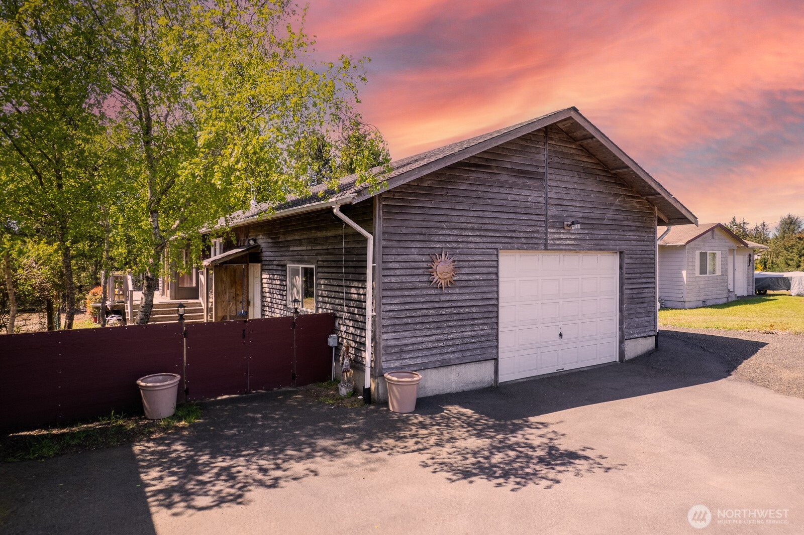 925 Point Brown Avenue Property Photo 1